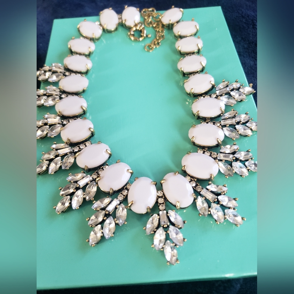 statement necklace - Picture 4 of 4